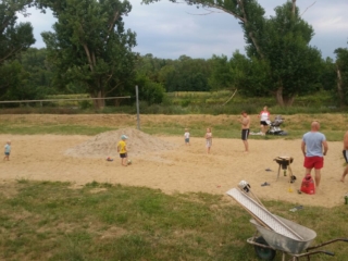 Volleyplatz erstrahlt in neuem Glanz - Brachwitz